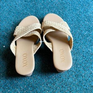 XOXO Women's Tan Woven Sandals